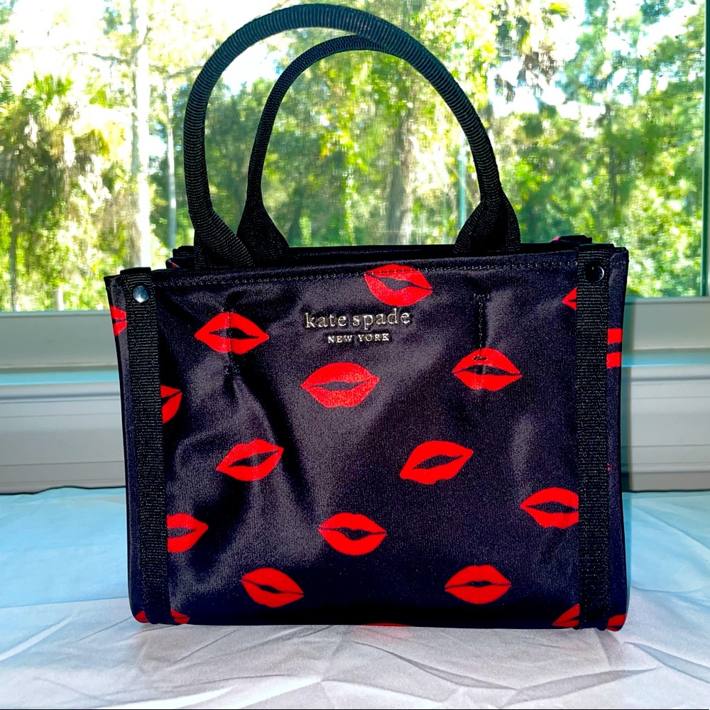 *SOLD* Kate Spade Lipsmack Purse